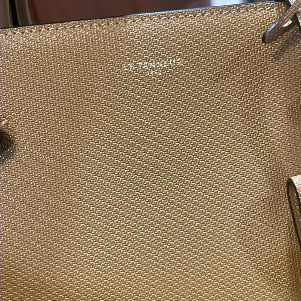 Le Tanneur Tan Grained Leather Handbag Medium